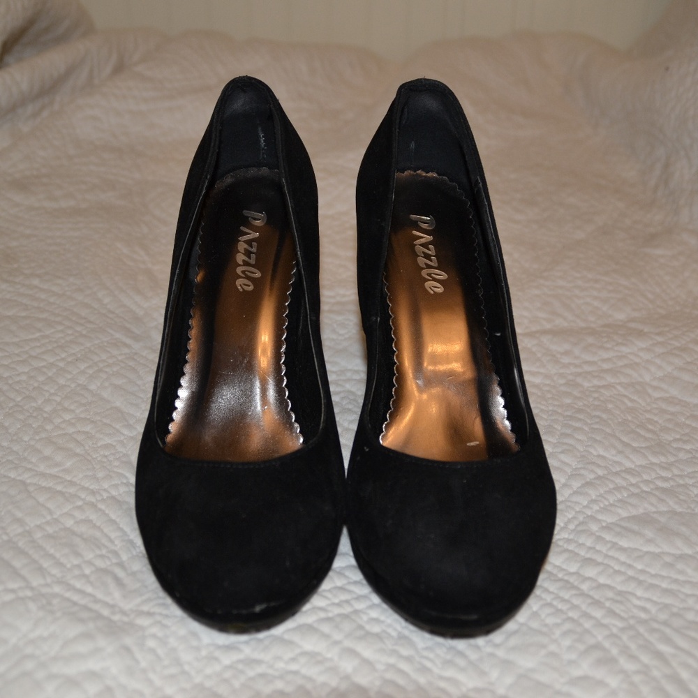 Black Faux Suede Pazzle Heels Size 7